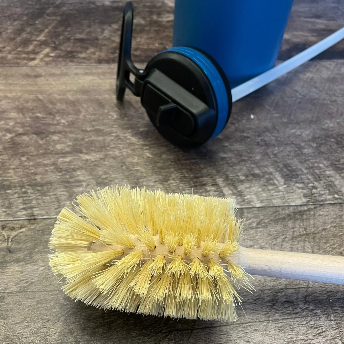 Brosse en bois pour bouteilles - Sans plastique et fibres naturelles - Image 3