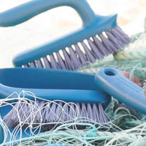 Brosse à récurer écologique : Poignée en filets de pêche recyclés - Image 3