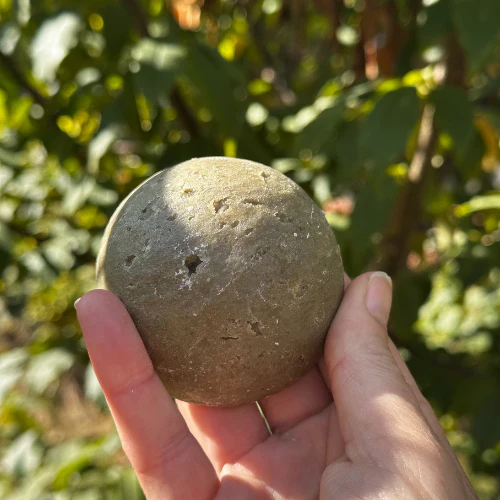 Shampoing solide pour cheveux gras – Cèdre et menthe